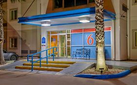 Motel 6 Eagle Pass Lakeside